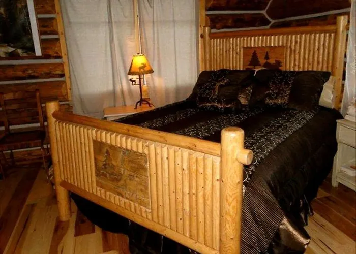 Rustic Riverside With Hot Tub In Dubois, Wyoming Holiday home