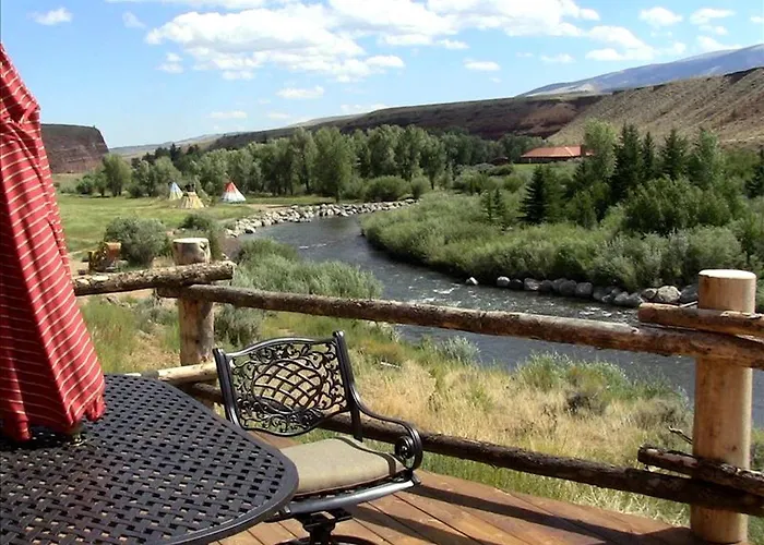 Holiday home Rustic Riverside With Hot Tub In Dubois, Wyoming